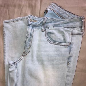 Light Wash American Eagle Stretch Skinny Jeans